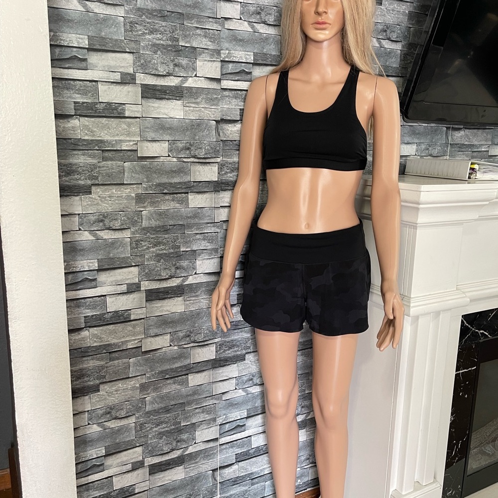 Lululemon" Hooty Hot Low Rise Short-Black - Picture 12 of 16